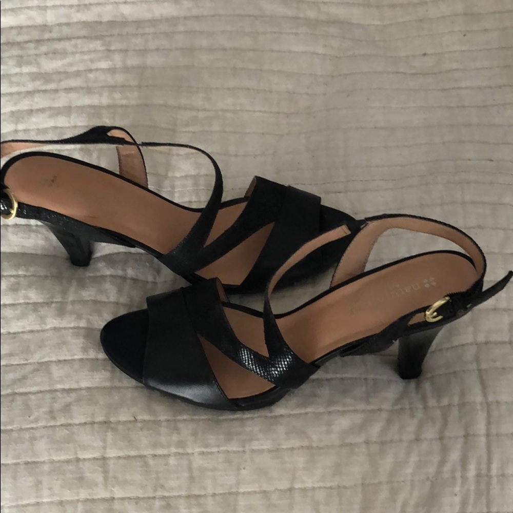 Naturalizer Kitten Heel Sandals 8.5 Narrow